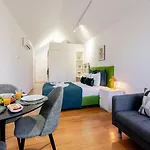 Διαμέρισμα Modern & Cozy By Hostwise